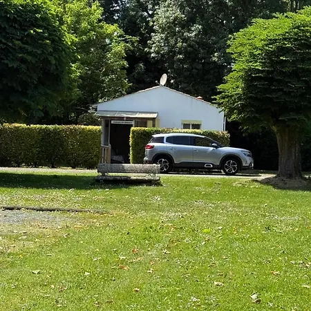 Les Du A Surgeres بيت للعطل *