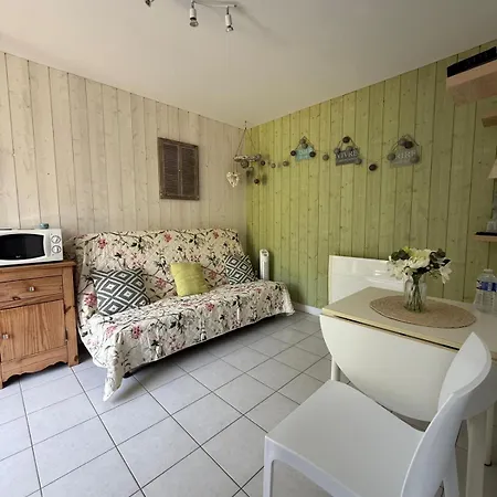 Les Du A Surgeres بيت للعطل Vandré